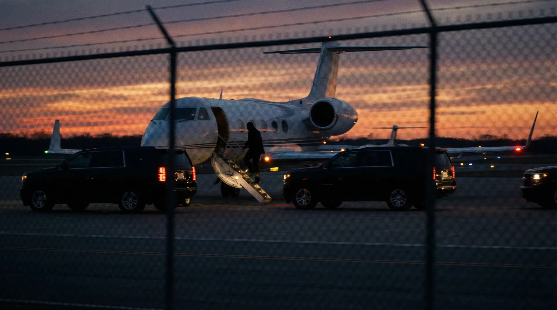 每日吃瓜 - 私人飞机机场偷拍